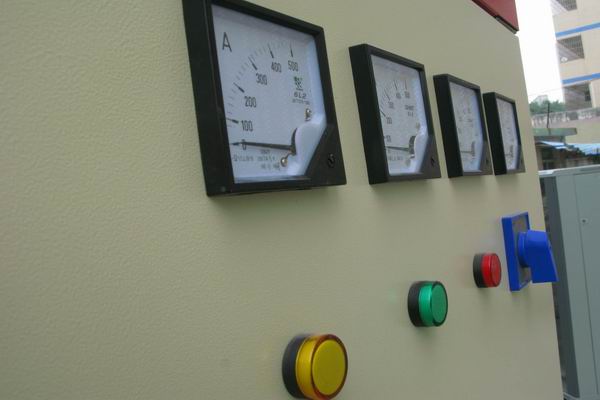 杂多配电柜-3683讲讲配电柜注意事项